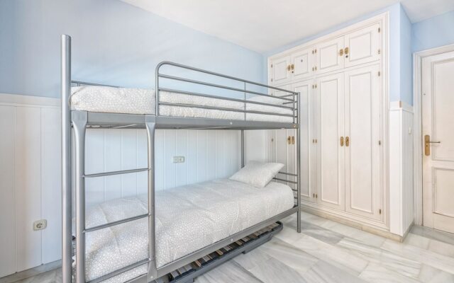 Dona Sofia - Fuengirola Promenade Apartment With Stunning Sea Views, Wifi