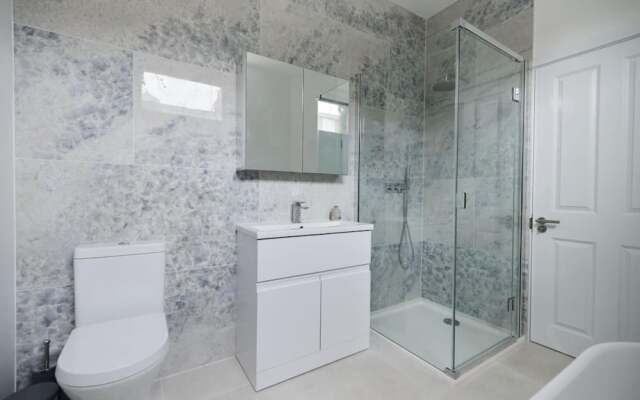 The Hammersmith Nest Lovely 3bdr Flat With Parking Patio