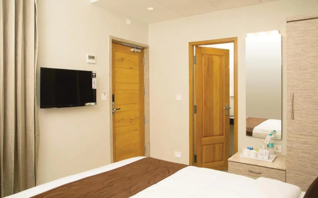 Sri Aadhish Grand Hotel