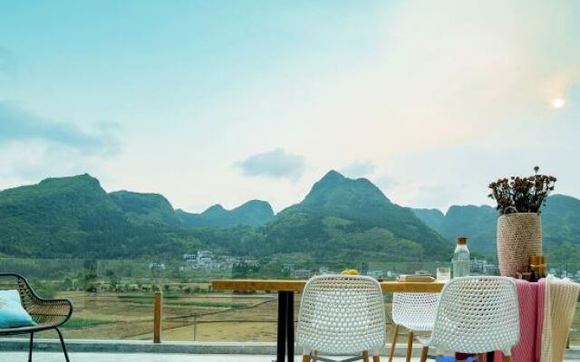 Xingyi Yunqi No.1 Inn (Xia Nahui Branch, Wanfenglin Scenic Area)