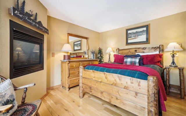 Wildwood Peaks 4 Bedroom Home by RedAwning