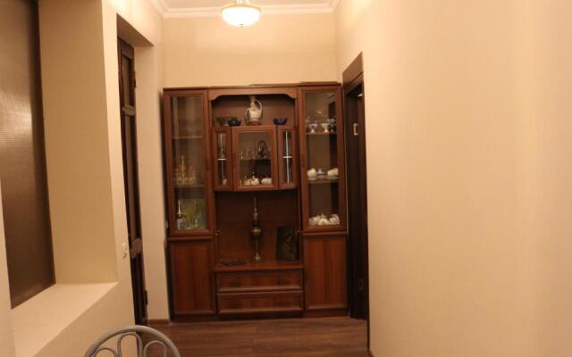 Loria Street #8 Kvartira #4