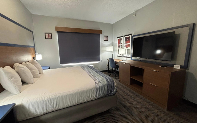 AmericInn by Wyndham Galesburg