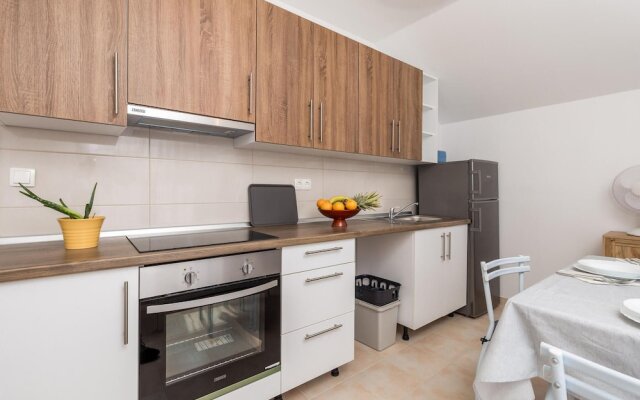 Awesome Apartment in Vlasici With 1 Bedrooms and Wifi