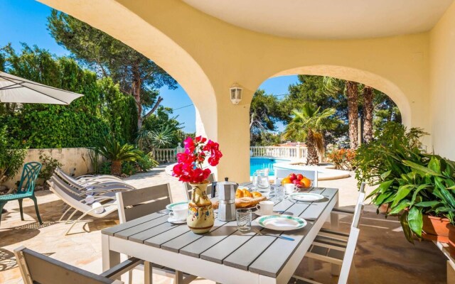 Villa Devis - Plusholidays