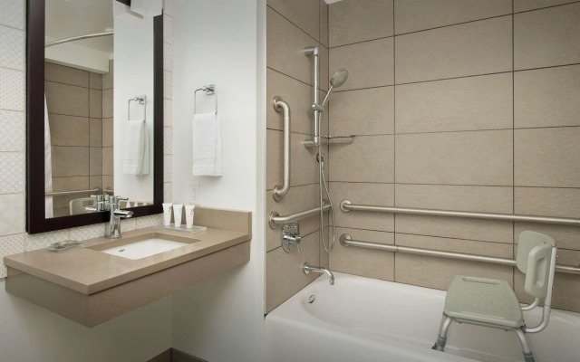 Country Inn & Suites by Radisson, Seattle-Tacoma International Airport, WA