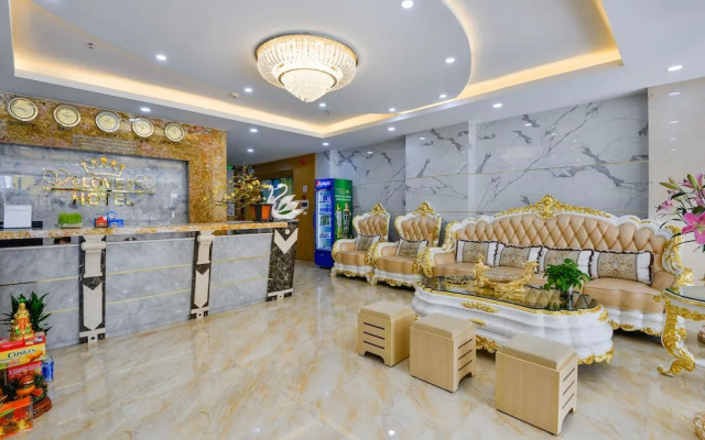 Love Hotel Airport