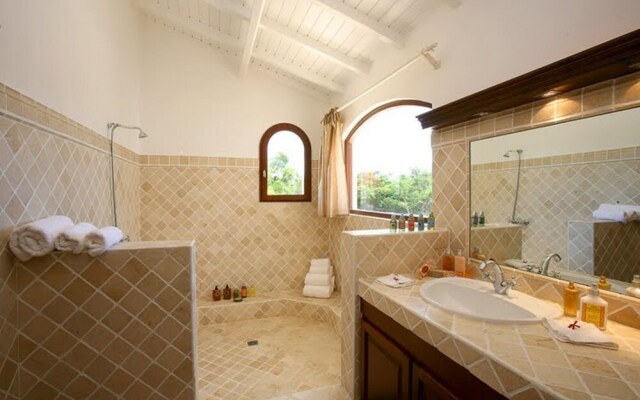 Villa With 5 Bedrooms in Saint Martin, With Wonderful sea View, Privat