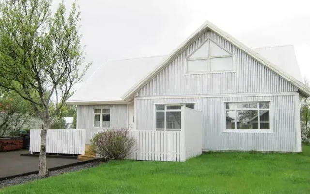 Laufskálar Guesthouse