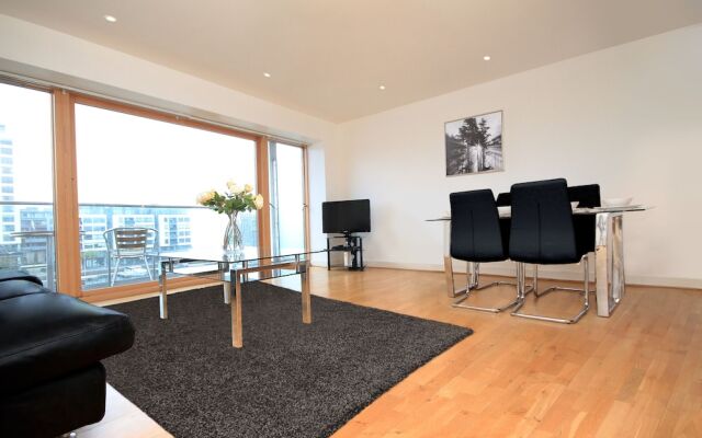 Grand Canal Quay View Apartment