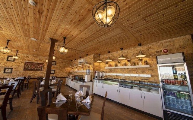 Town Season Hotel