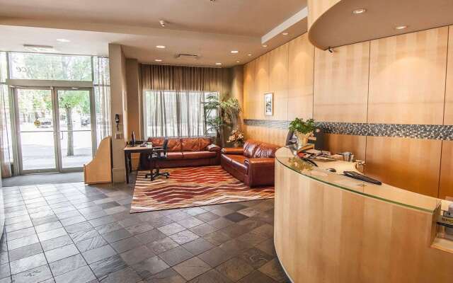 Comfort Hotel Vancouver Airport