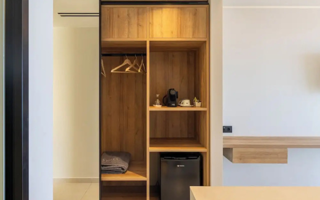 PHEIA, Vriniotis Resorts