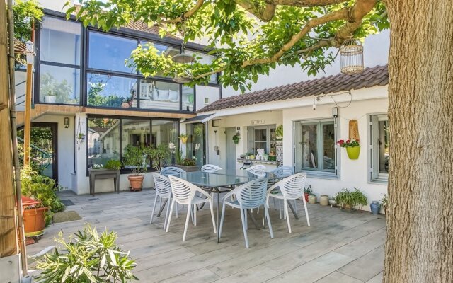 Comfortable Holiday Home in Roanne With Swimming Pool
