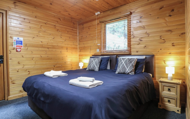 Oak Lodge