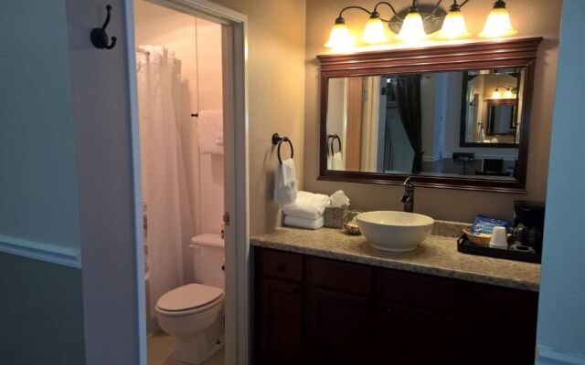 Totem Hotel and Suites