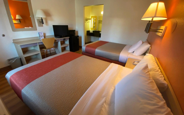 Motel 6 Flagstaff, AZ - West - Woodland Village