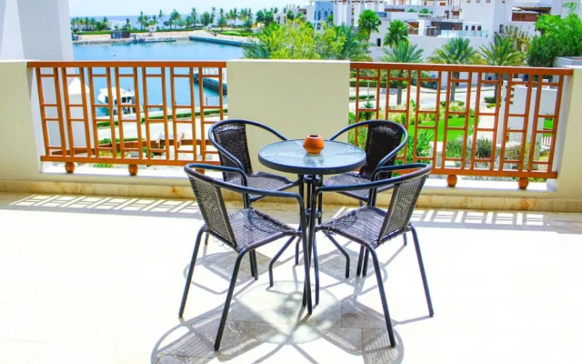 Spacious Apartment Retreat