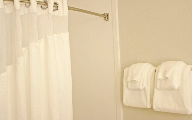 Holiday Inn Exp Winfield - Teays Valley