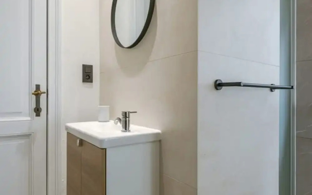 Beautiful and Spacious Vacation Home With Parking