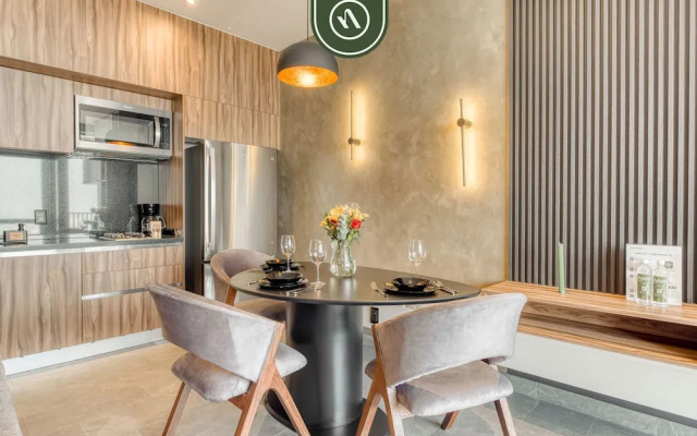 Luxury Studio - Pool - Revolution Monument View