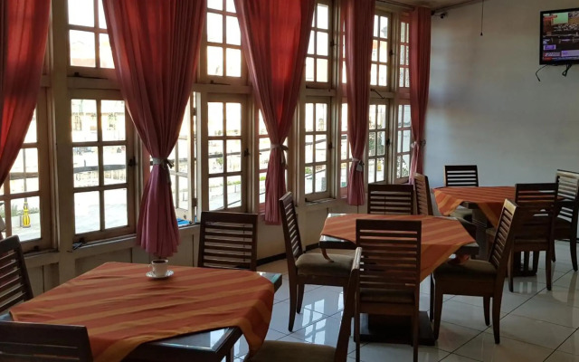 Hotel DeQur Jakarta Kota