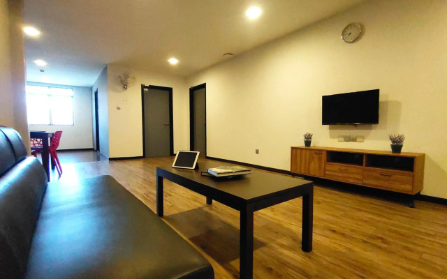 3-Plus Hotel