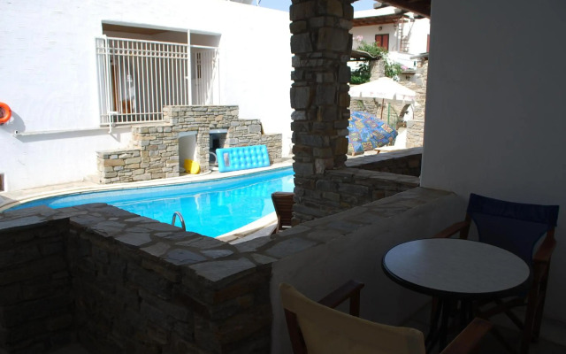 Siroco's Rooms And Studios