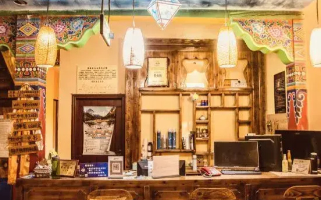 Yading Totem Boutique Inn