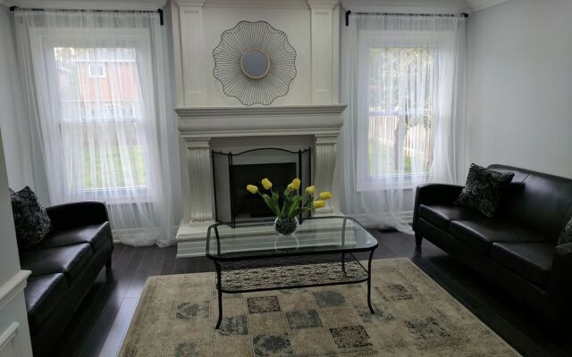 QuickStay - Beautiful 5bdrm House in Vaughan
