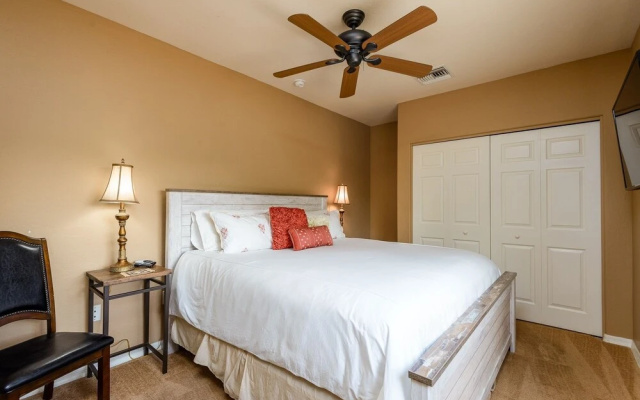 Casa Dynamite 4 Bedroom Home by RedAwning