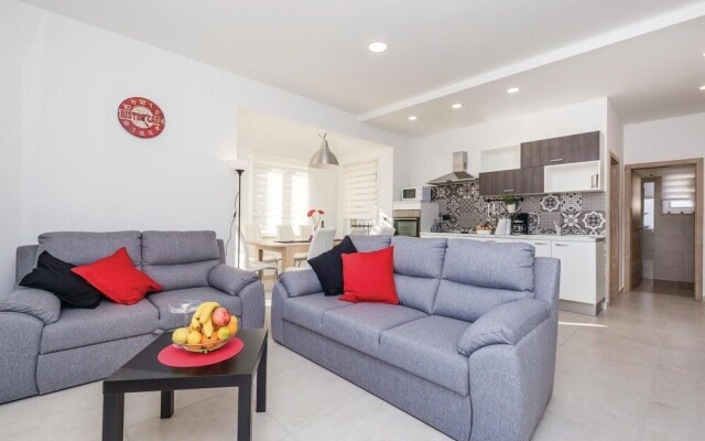 Stunning Home in Matulji With Wifi and 4 Bedrooms