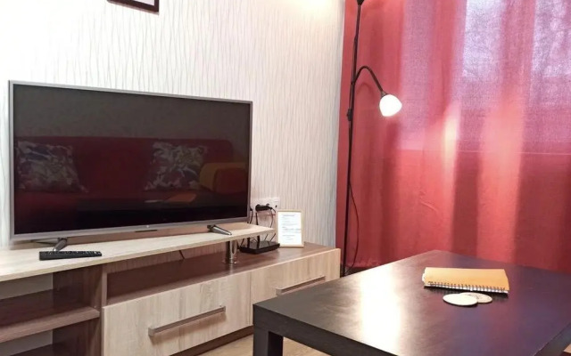 Диван и чемодан на Красном проспекте 59