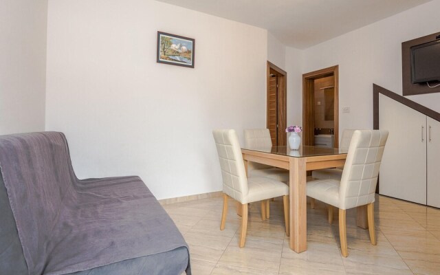 Awesome Home in Vir With 4 Bedrooms and Wifi