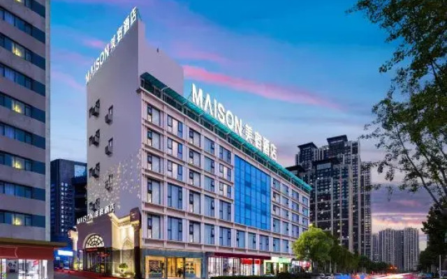 Yijia Fashion Hotel