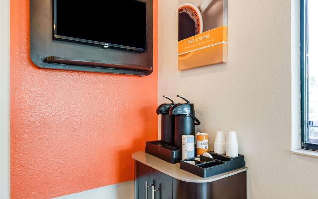 Motel 6 Lenexa, KS - Kansas City Southwest