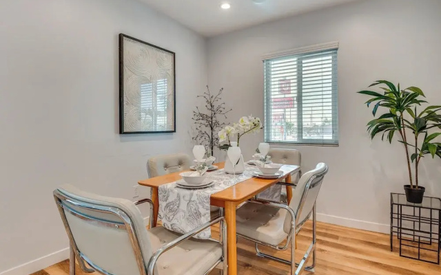 4 Mi to Sofi Stadium, Fenced Yard: Modern Retreat!