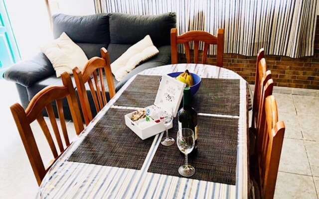 Apartment Oleada With sea Views and Wifi on the Seafront in Caleta de Caballo