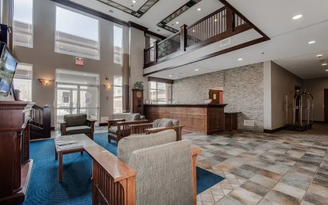 Norwood Inn & Suites