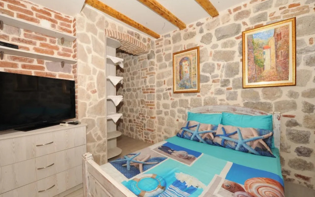Una Apartments