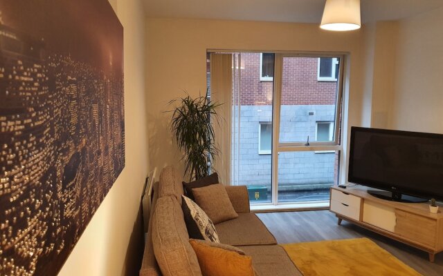 Stylish 2-bed Apartment in Manchester City Center