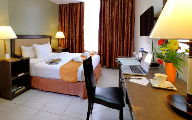 OYO 187 The Maxwell Hotel