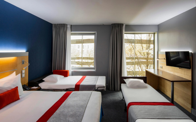 Holiday Inn Express Paris-Canal de la Villette by IHG