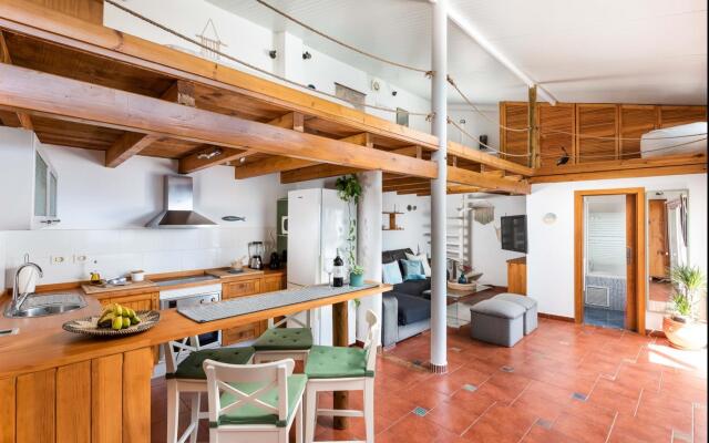 Luminous loft apartment next to the Atlantic Ocean
