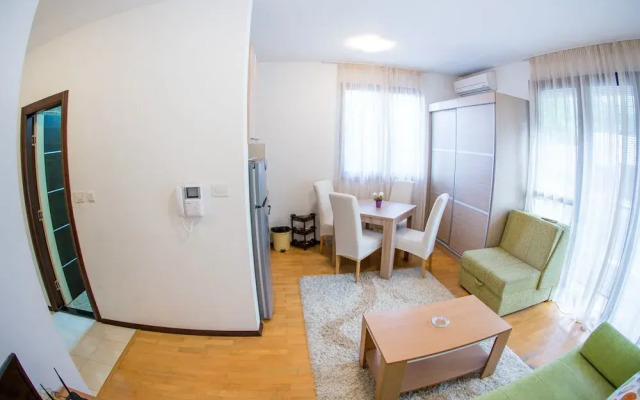 Burcak Apartment