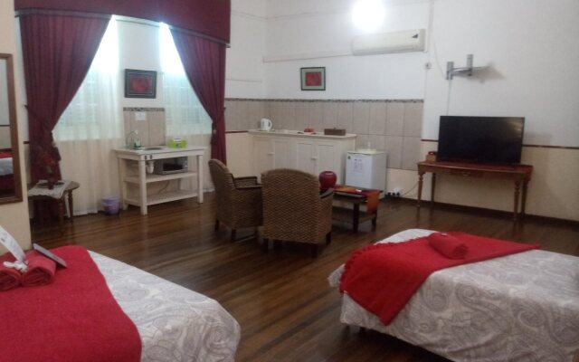 Oasis Country Lodge