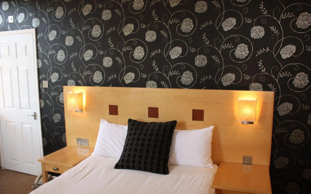The Warwick Arms Hotel