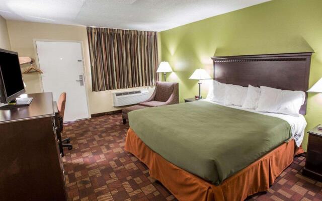 Econo Lodge Biltmore