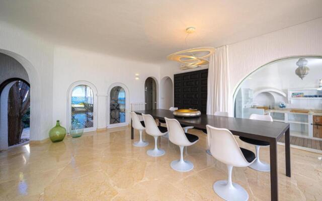 VERTIGO- Managed by Almarina