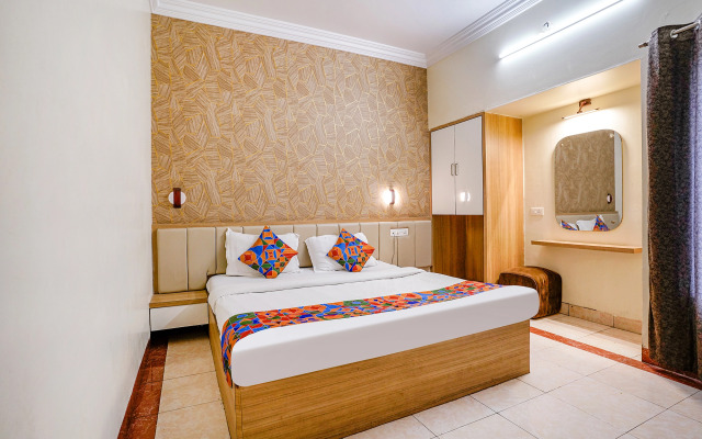 Fabhotel Heritage Palace